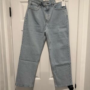 Abercrombie and Fitch HIGH RISE Vintage Straight Cut Jeans NWT